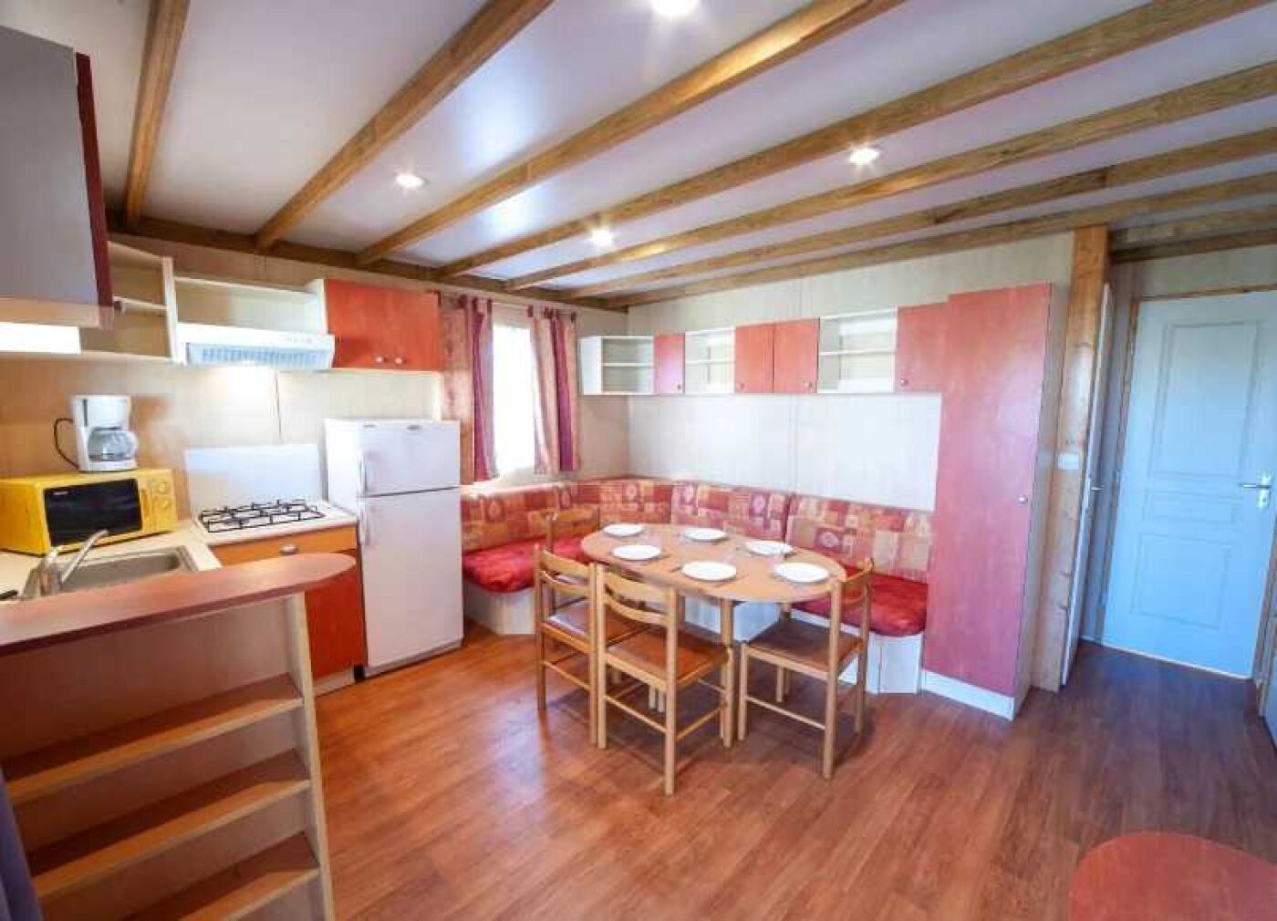Fridge, microwave, stovetop