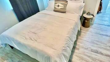 2 dormitoris, escriptori, planxa i posts de planxar i wifi gratuïta