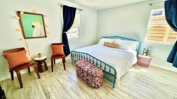 2 bedrooms, desk, iron/ironing board, free WiFi