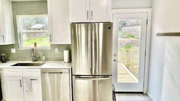 Frigorífic, microones, forn i placa de cuina