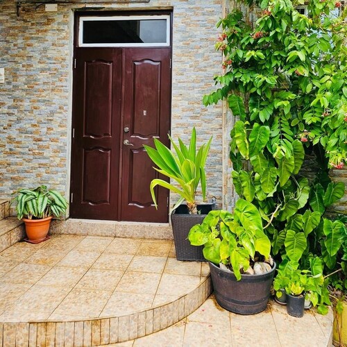 Charming 1-Bedroom Apartment #1 | 5 Minutes to SGU