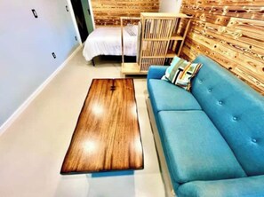 1 bedroom, desk, iron/ironing board, free WiFi - Casita East - Cozy, Pretty & Private + Parking, Near Downtown & UT (Austin)
