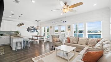 Ferienhaus, 5 Schlafzimmer, eingeschränkter Meerblick | Wohnbereich