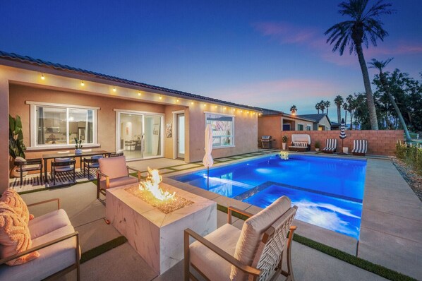 Pool - Desert Escape. New Luxury Pool Home! Walk to Coachella! (Indio)