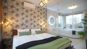 2 slaapkamers, een strijkplank/strijkijzer, internet