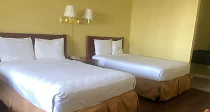 Evergreen Plaza Inn