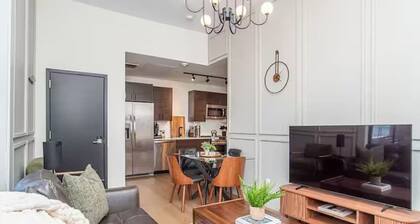 LUXE Sun Drenched 2 Bd, Steps to Brown and Wayland