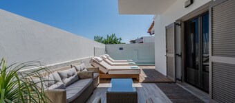 Aloe,pool,near beach & amenities no car needed