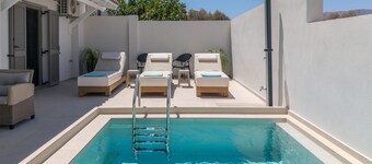 Arokaria,pool,near beach & amenities no car needed