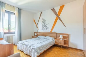 3 soverom, strykejern/-brett og sengetøy