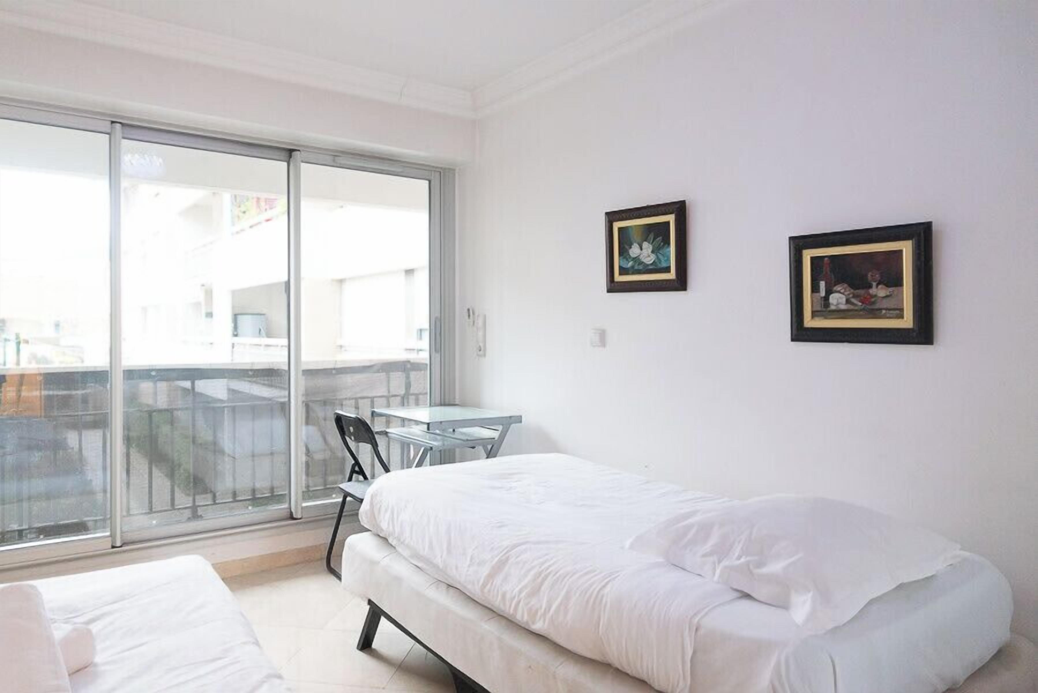 2 slaapkamers, een strijkplank/strijkijzer, wifi, beddengoed