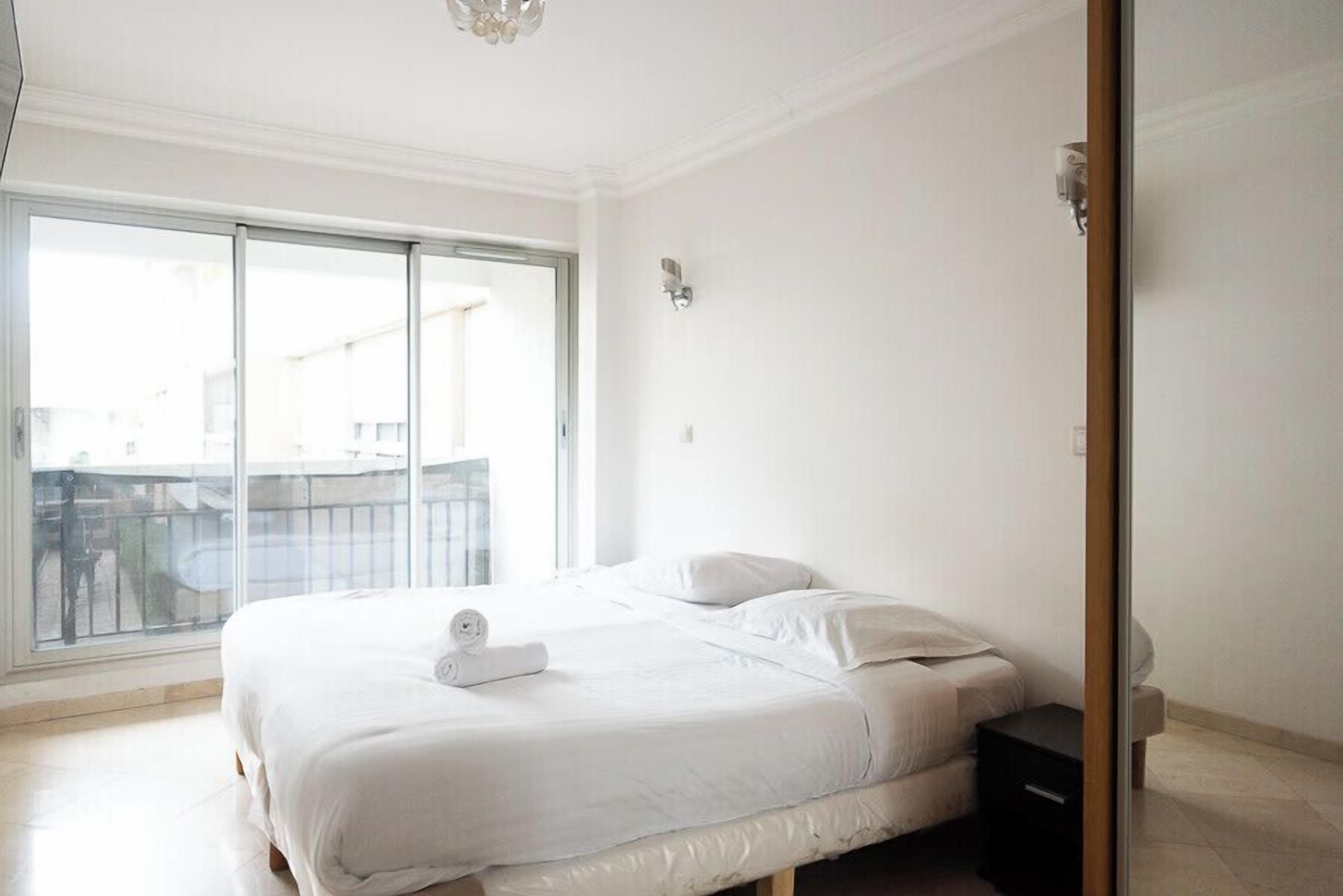 2 chambres, fer et planche à repasser, Wi-Fi, draps fournis