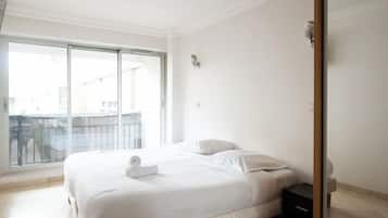 2 slaapkamers, een strijkplank/strijkijzer, wifi, beddengoed