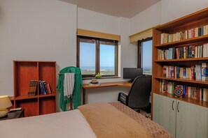 2 chambres, bureau, fer et planche à repasser, Wi-Fi gratuit