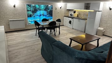 Duplex conforto | Cozinha privada | Geladeira, micro-ondas, cooktop, talheres/pratos/utensílios de cozinha