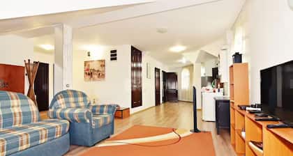 Villaweb Penthouse 2rooms,5min drive city &Airport