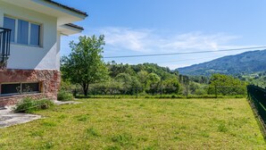 Property grounds - Beautiful Rural House in Nava (Nava)