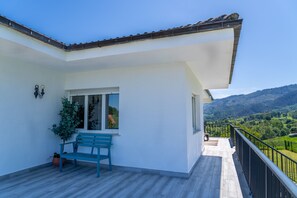 Terrace/patio - Beautiful Rural House in Nava (Nava)