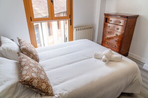 2 chambres, fer et planche Ă repasser, Wi-Fi gratuit, draps fournis