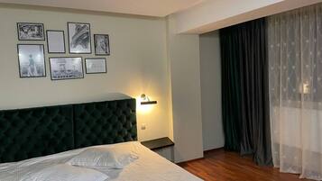 4 bedrooms, WiFi, bed sheets