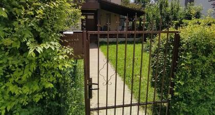 Villaweb ap. house&garden 5min to airport¢er