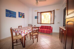 Comfort Apartment, 2 Bedrooms, Patio | Living area