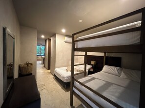 2 bedrooms, WiFi - Spacious Villa in Aldea Zama, Tulum – Sleeps 14, Ideal for Families & Groups (Tulum)