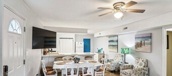 Charming 2-bedroom house with AC, WiFi in awesome Tybee Island