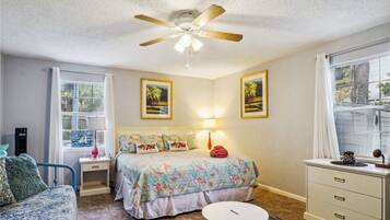 2 bedrooms, iron/ironing board, WiFi, bed sheets