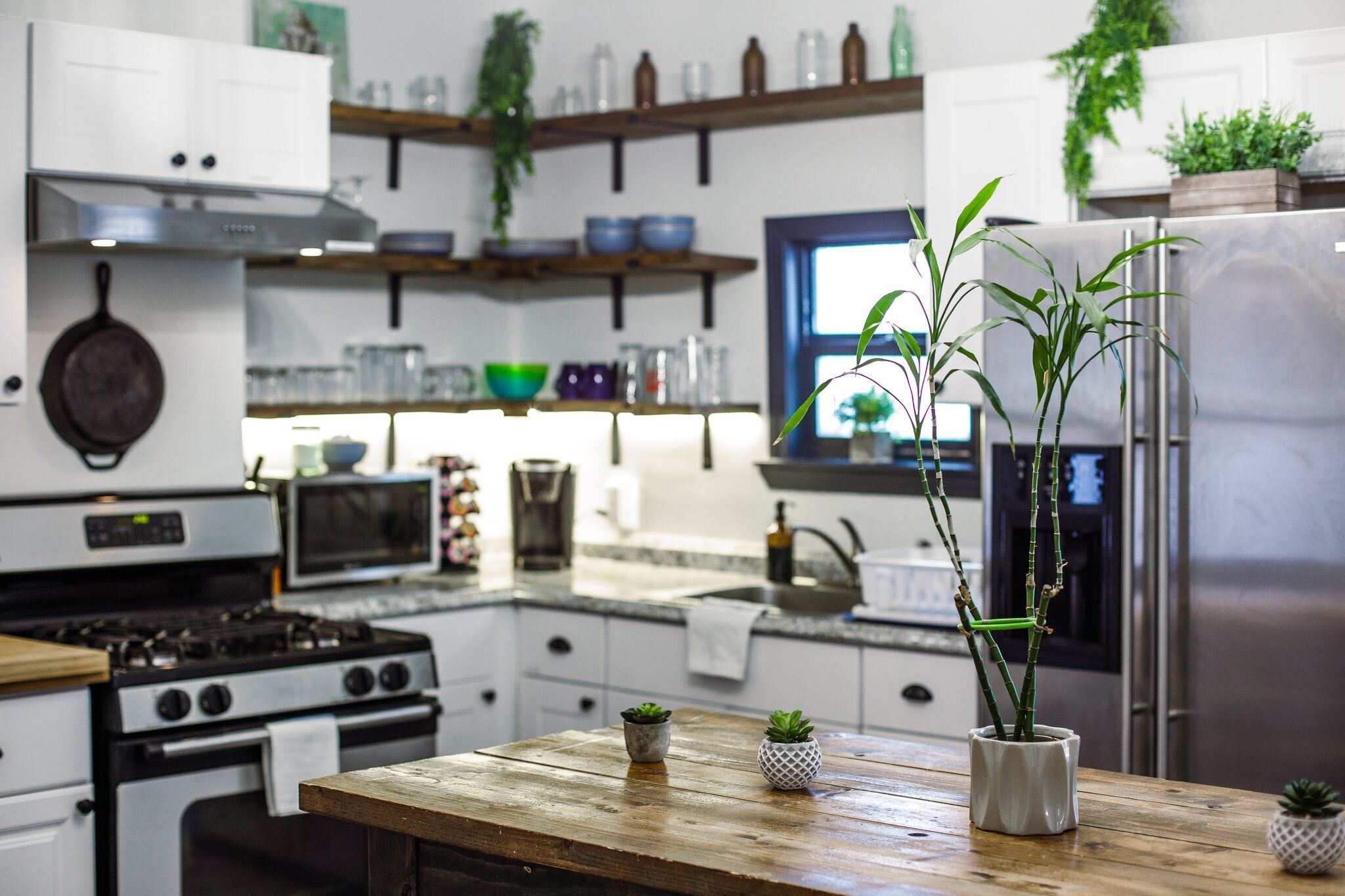 Micro-ondes, four, plaque de cuisson