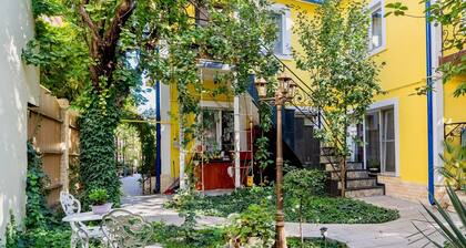 Luxurious Villa - Courtyard, Terrace & Garden