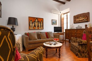 Télévision, cheminée