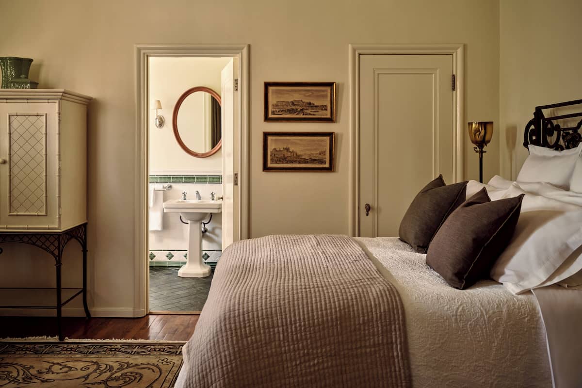 Acanthus Room