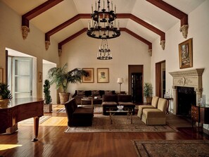 Interior - The Willows Palm Springs  (Palm Springs)