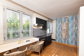 Deluxe Studio, Ensuite (Bord De Plage) | Interior - Studio Mandara Beach Bungalow, Cote d'Azur (Antibes)