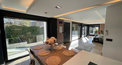 New Luxury Home in Granada with Private Pool