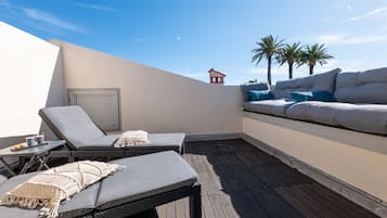 Romantic Apartment, Ensuite, Mountain View (En Bord de Plage) | View from property