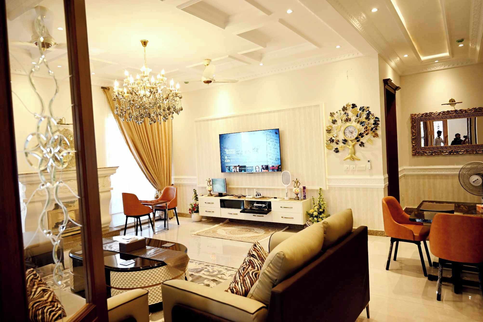 Smart-TV, peis, videospill og bøker