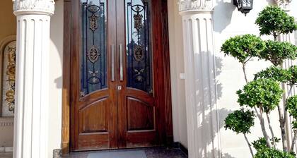 Fully furnished, 5-bedroom Luxury villa in DHA-6 Raya Fairways commercial Lahore