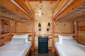 6 bedrooms, iron/ironing board, free WiFi, bed sheets