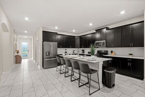 House - Magical 6BR Retreat With Pool Best Location (Kissimmee)