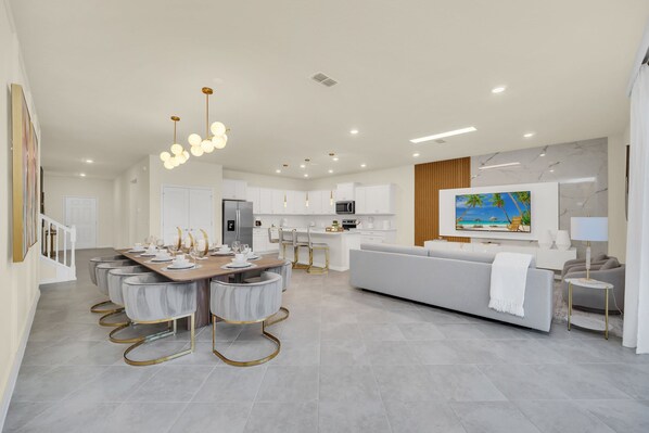 House - Chic 10br Retreat With Themed Rooms Pool (Clermont)