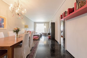 Dining - Spacious & Modern flat in Heart of Athens (Μενεμένη)