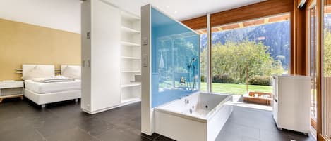 House | 5 bedrooms, soundproofing