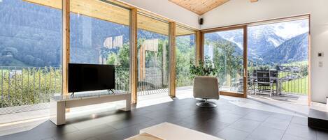 House | 5 bedrooms, soundproofing