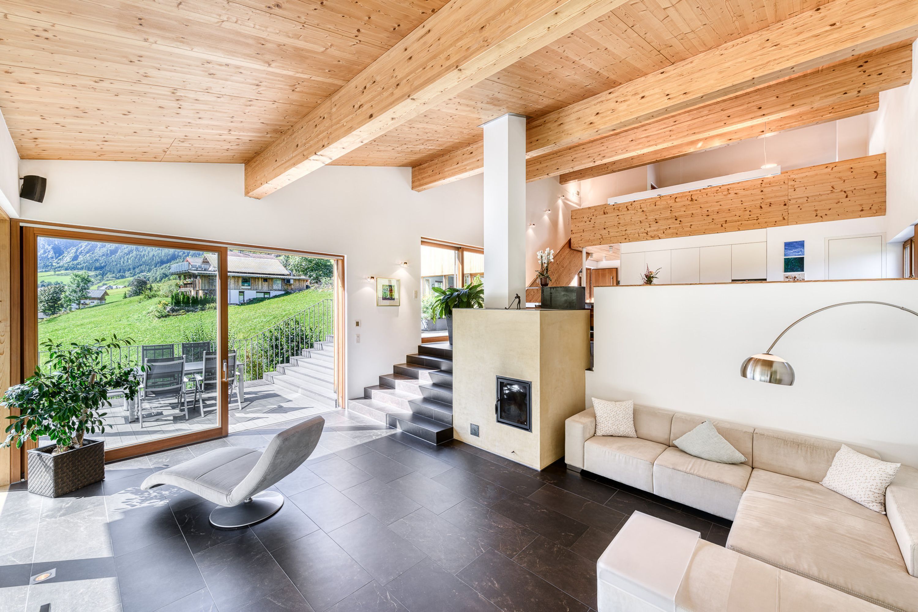 5 bedrooms, soundproofing