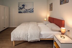 3 bedrooms, iron/ironing board, free WiFi, bed sheets