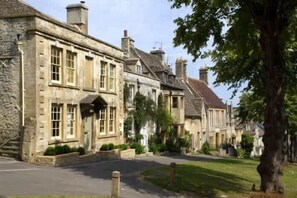 Exterior - Hill View – Cosy Cottage Stay in Burford, Cotswold (Burford)