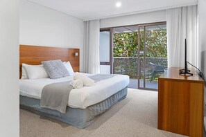 3 bedrooms, iron/ironing board, WiFi