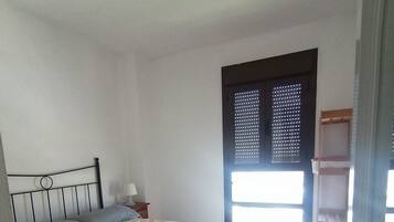 1 dormitorio y ropa de cama